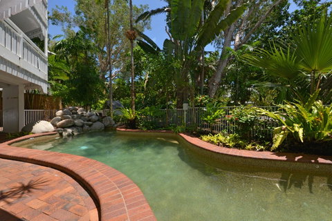 The White House Port Douglas - Maitland Accommodation 17