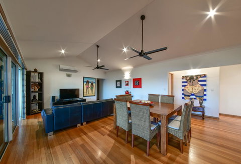 Bella Vista On Nara Pets Welcome - Maitland Accommodation 9