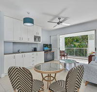 Couples private spa beach getaway - Maitland Accommodation