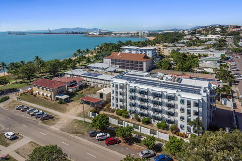 Madison Ocean Breeze Apartments - Maitland Accommodation 3