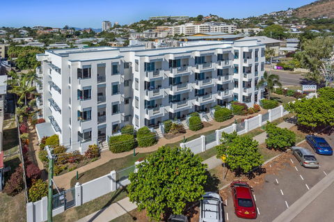 Madison Ocean Breeze Apartments - Maitland Accommodation 1