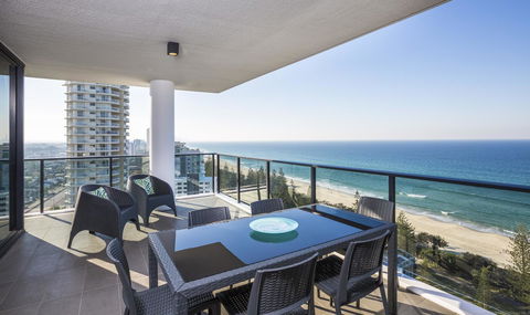 Boardwalk Burleigh Beach - Official - Maitland Accommodation 12