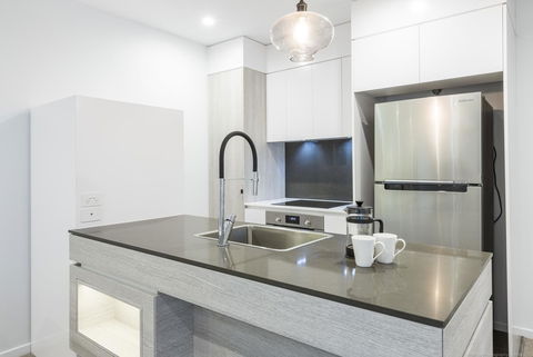 Boardwalk Burleigh Beach - Official - Maitland Accommodation 38