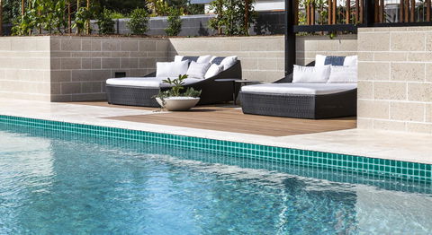 Boardwalk Burleigh Beach - Official - Maitland Accommodation 28