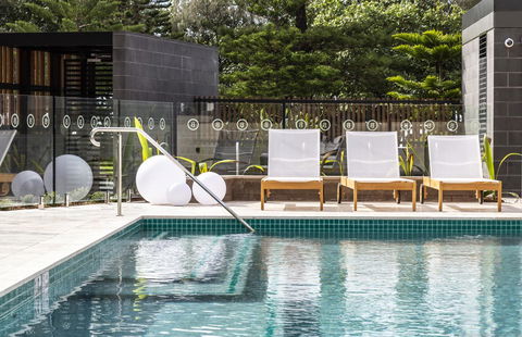 Boardwalk Burleigh Beach - Official - Maitland Accommodation 25