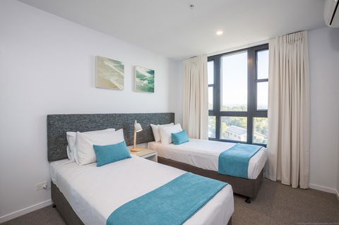 Boardwalk Burleigh Beach - Official - Maitland Accommodation 40