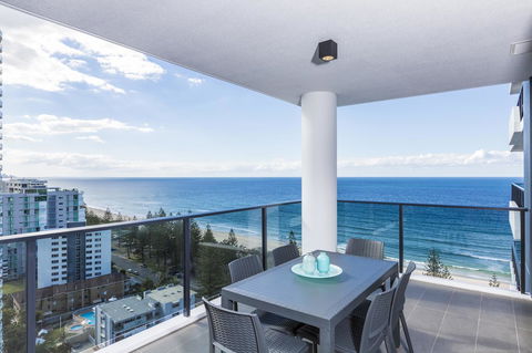 Boardwalk Burleigh Beach - Official - Maitland Accommodation 22