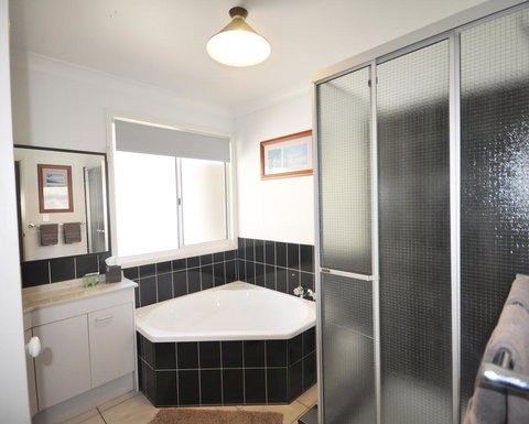 Bribie Island Canal Holiday Destination! - Maitland Accommodation 17