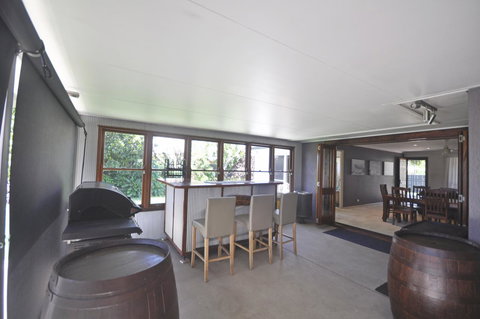 Bribie Island Canal Holiday Destination! - Maitland Accommodation 8