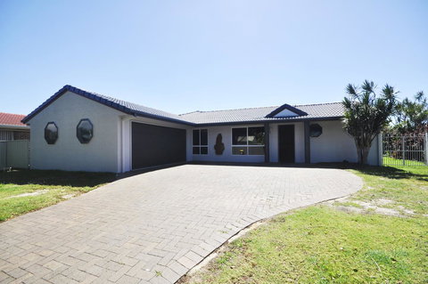 Bribie Island Canal Holiday Destination! - Maitland Accommodation 23