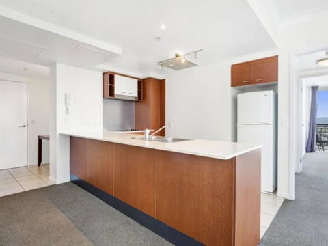 Beach Stay - Ocean & Riverview Resort Chevron Renaissance Central Surfers Paradise - Maitland Accommodation 11