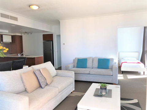 Beach Stay - Ocean & Riverview Resort Chevron Renaissance Central Surfers Paradise - Maitland Accommodation 19