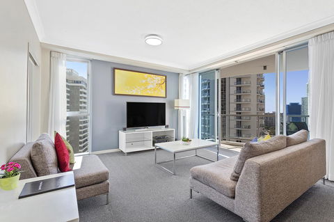 Beach Stay - Ocean & Riverview Resort Chevron Renaissance Central Surfers Paradise - Maitland Accommodation 7