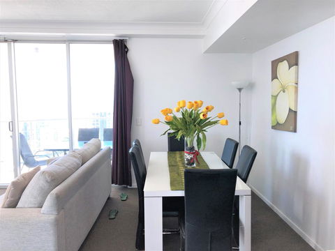 Beach Stay - Ocean & Riverview Resort Chevron Renaissance Central Surfers Paradise - Maitland Accommodation 4