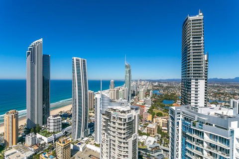 Beach Stay - Ocean & Riverview Resort Chevron Renaissance Central Surfers Paradise - Maitland Accommodation 23