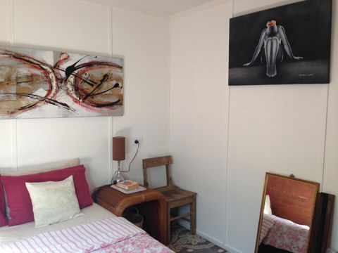 XYL Pets Friendly Seaside Boutique Guesthouse - Maitland Accommodation 13