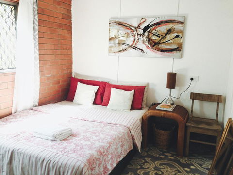 XYL Pets Friendly Seaside Boutique Guesthouse - Maitland Accommodation 0