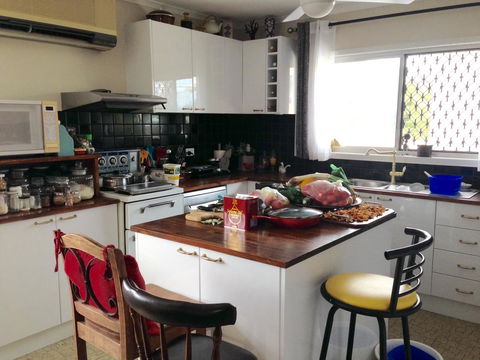 XYL Pets Friendly Seaside Boutique Guesthouse - Maitland Accommodation 2