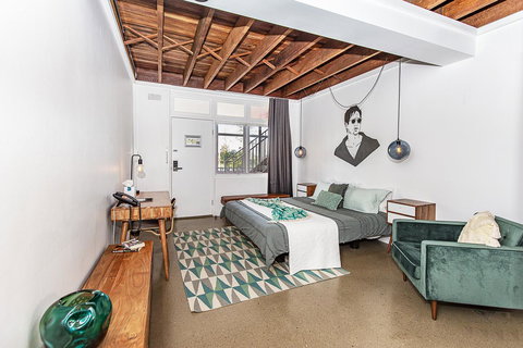 The Pink Hotel Coolangatta - Maitland Accommodation 23