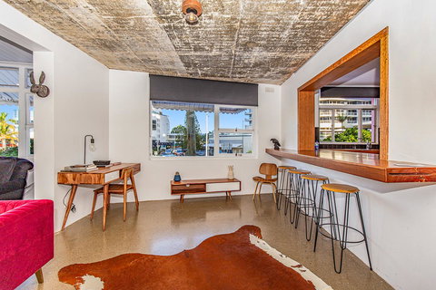 The Pink Hotel Coolangatta - Maitland Accommodation 5