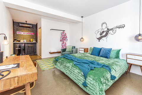 The Pink Hotel Coolangatta - Maitland Accommodation 27