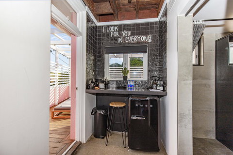 The Pink Hotel Coolangatta - Maitland Accommodation 32