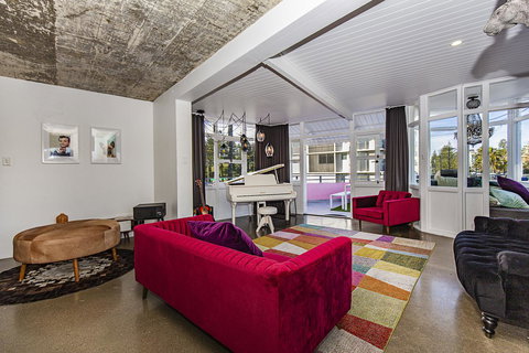 The Pink Hotel Coolangatta - Maitland Accommodation 7