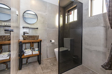 The Pink Hotel Coolangatta - Maitland Accommodation 22