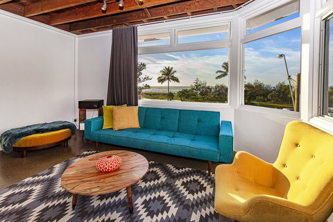 The Pink Hotel Coolangatta - Maitland Accommodation 16