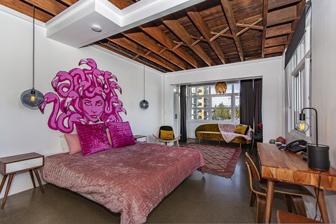 The Pink Hotel Coolangatta - Maitland Accommodation 33