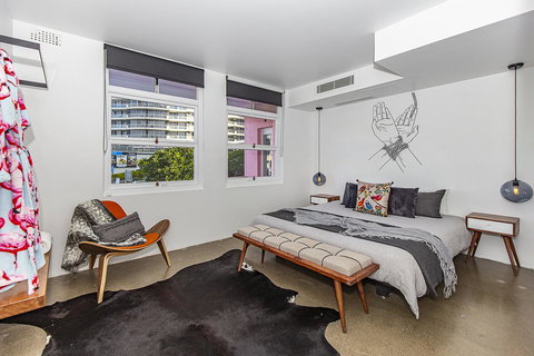 The Pink Hotel Coolangatta - Maitland Accommodation 11