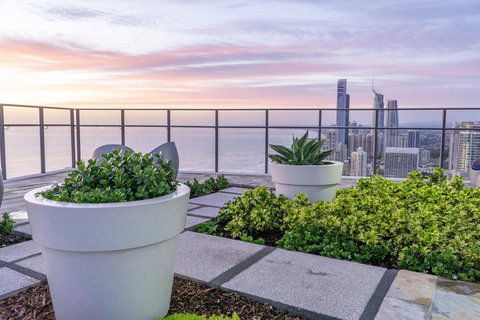 Rhapsody Resort - Official - Maitland Accommodation 10