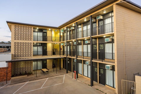 Nightcap At Emerald Star Hotel - Maitland Accommodation 5