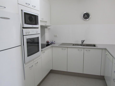Le Beach Apartments - Maitland Accommodation 13