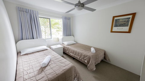 Le Beach Apartments - Maitland Accommodation 10