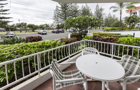 Le Beach Apartments - Maitland Accommodation 6