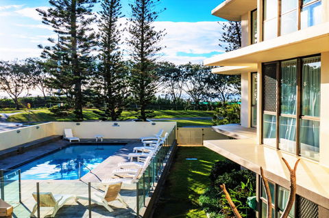 Seacrest Beachfront Apartments Surfers Paradise - Maitland Accommodation 40