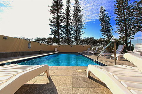 Seacrest Beachfront Apartments Surfers Paradise - Maitland Accommodation 5