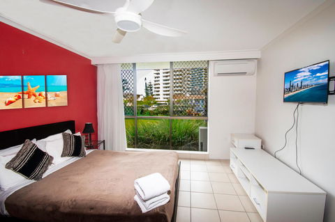 Seacrest Beachfront Apartments Surfers Paradise - Maitland Accommodation 8