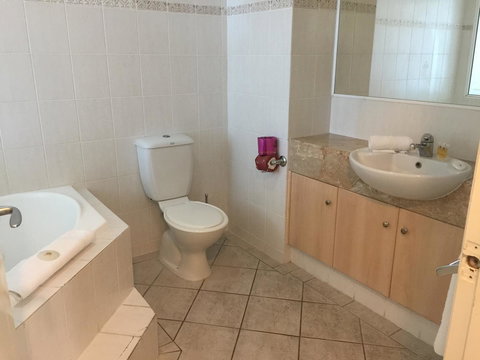 Regency On The Beach - Maitland Accommodation 16