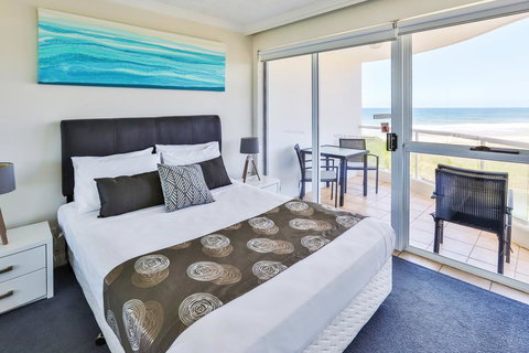 Regency On The Beach - Maitland Accommodation 3
