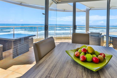 Regency On The Beach - Maitland Accommodation 10