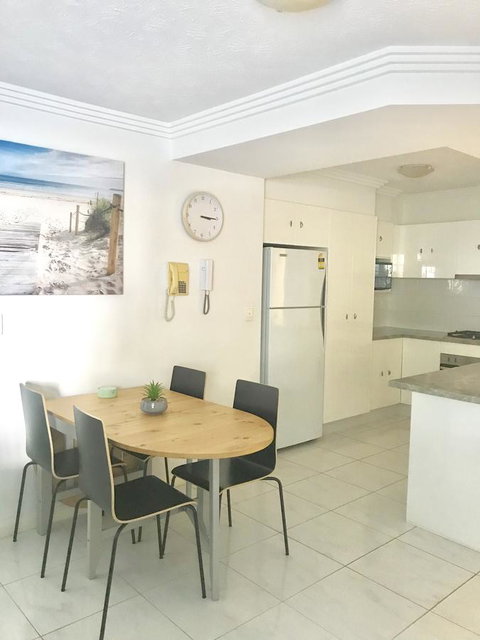 Regency On The Beach - Maitland Accommodation 7