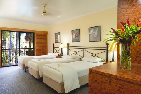 Palm Royale Cairns - Maitland Accommodation 24