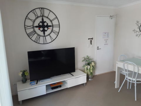 Surfers Beach Resort One - Maitland Accommodation 4