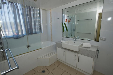 Oceania On Burleigh Beach - Maitland Accommodation 16