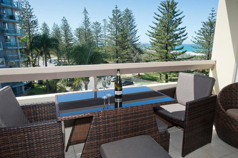 Oceania On Burleigh Beach - Maitland Accommodation 1