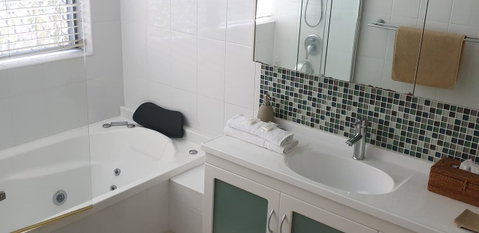 Oceania On Burleigh Beach - Maitland Accommodation 13