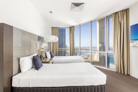 Novotel Surfers Paradise - Maitland Accommodation 2