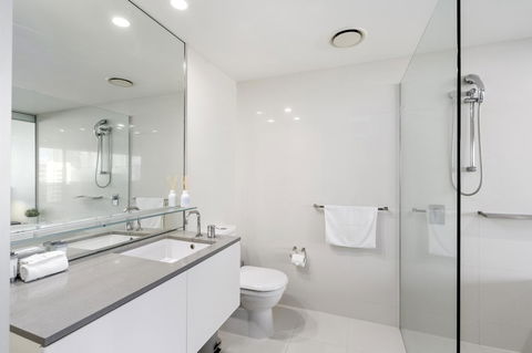 Circle On Cavill - Gclr - Maitland Accommodation 3